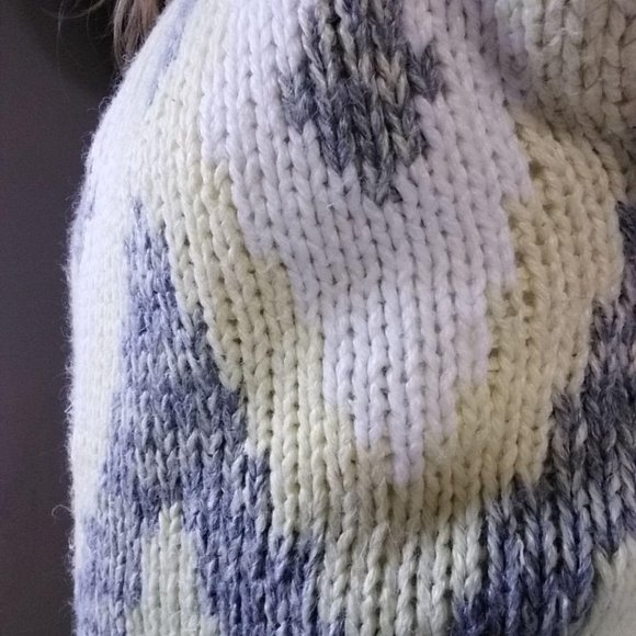 Vintage Sweater Vest Pull Over Hand Loomed Knit - Picture 5 of 11